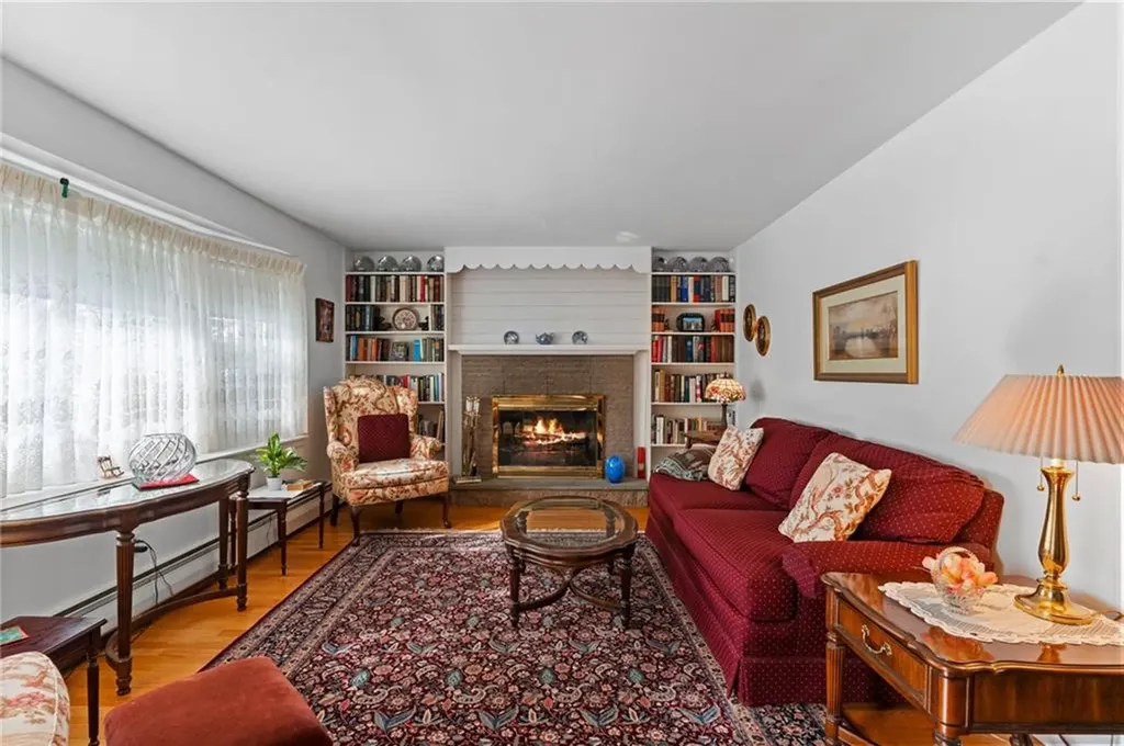 108 Howland Avenue East Providence RI 02914