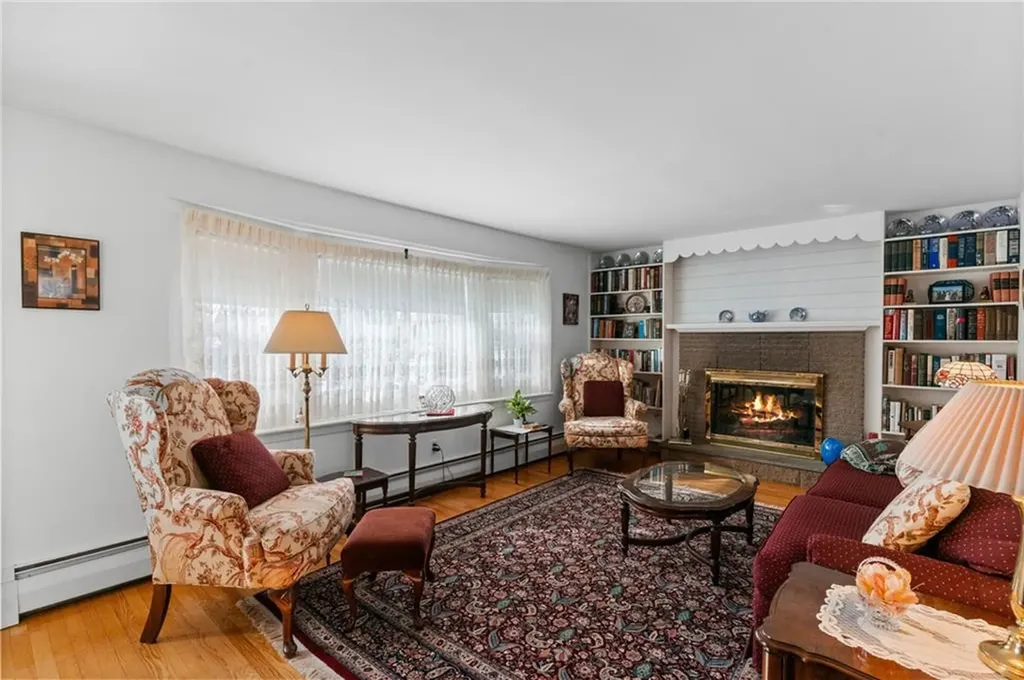 108 Howland Avenue East Providence RI 02914