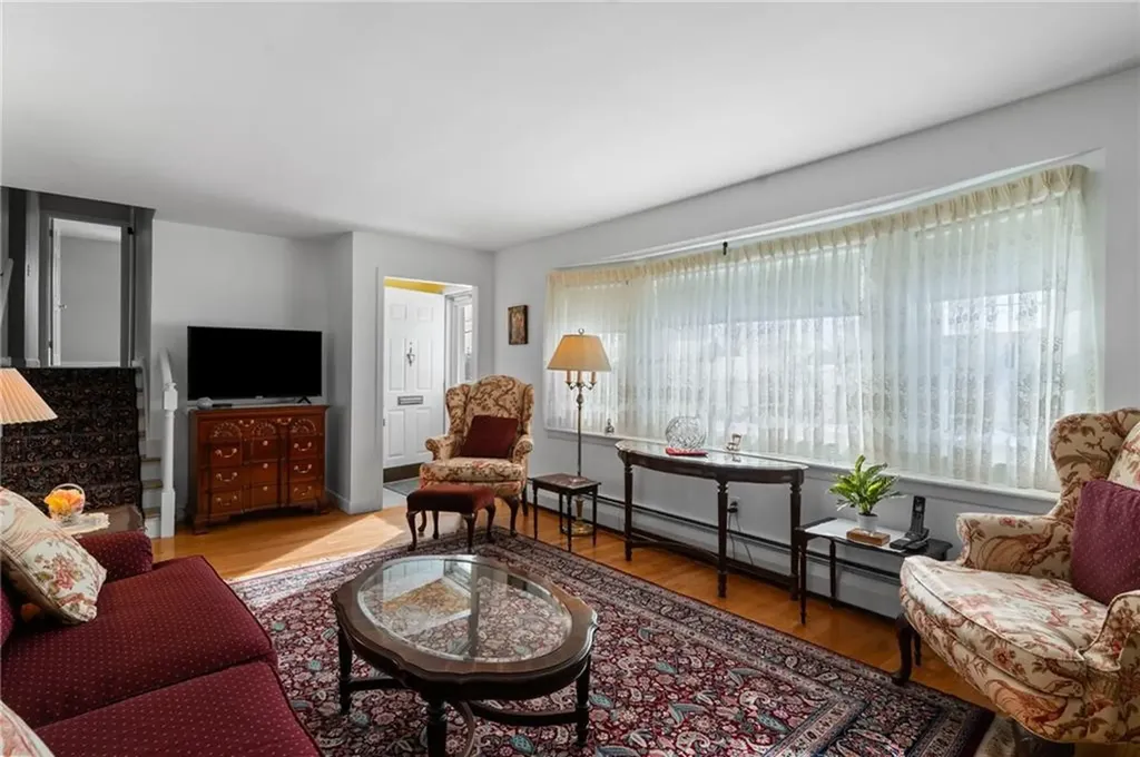 108 Howland Avenue East Providence RI 02914