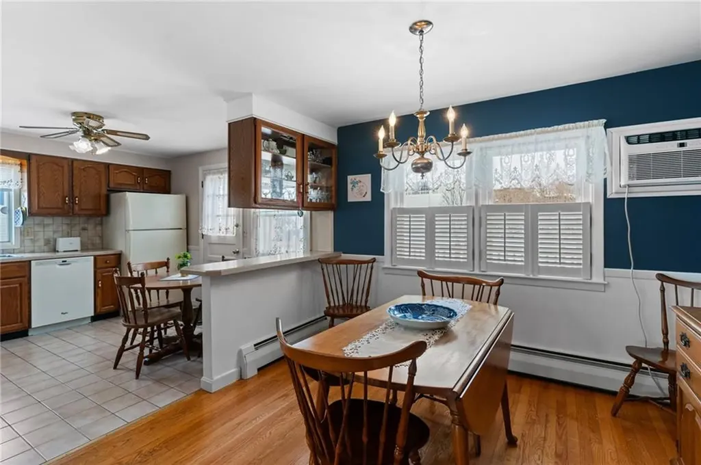 108 Howland Avenue East Providence RI 02914