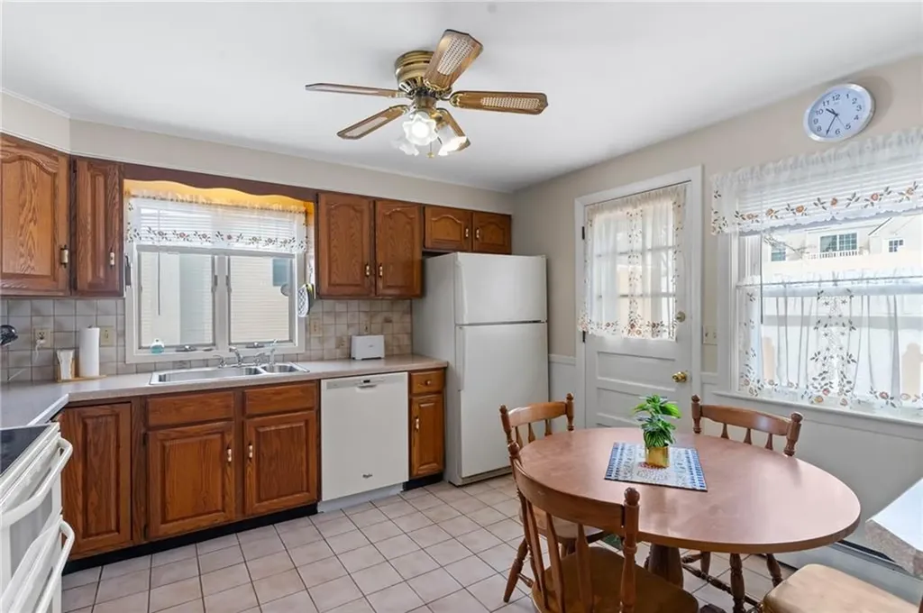 108 Howland Avenue East Providence RI 02914