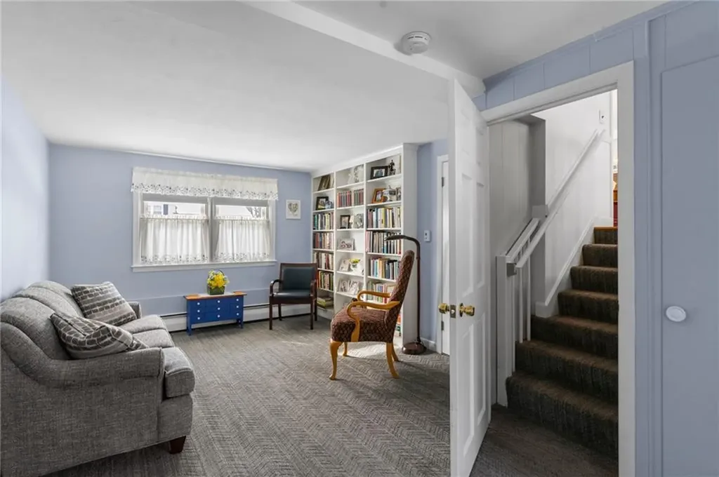 108 Howland Avenue East Providence RI 02914