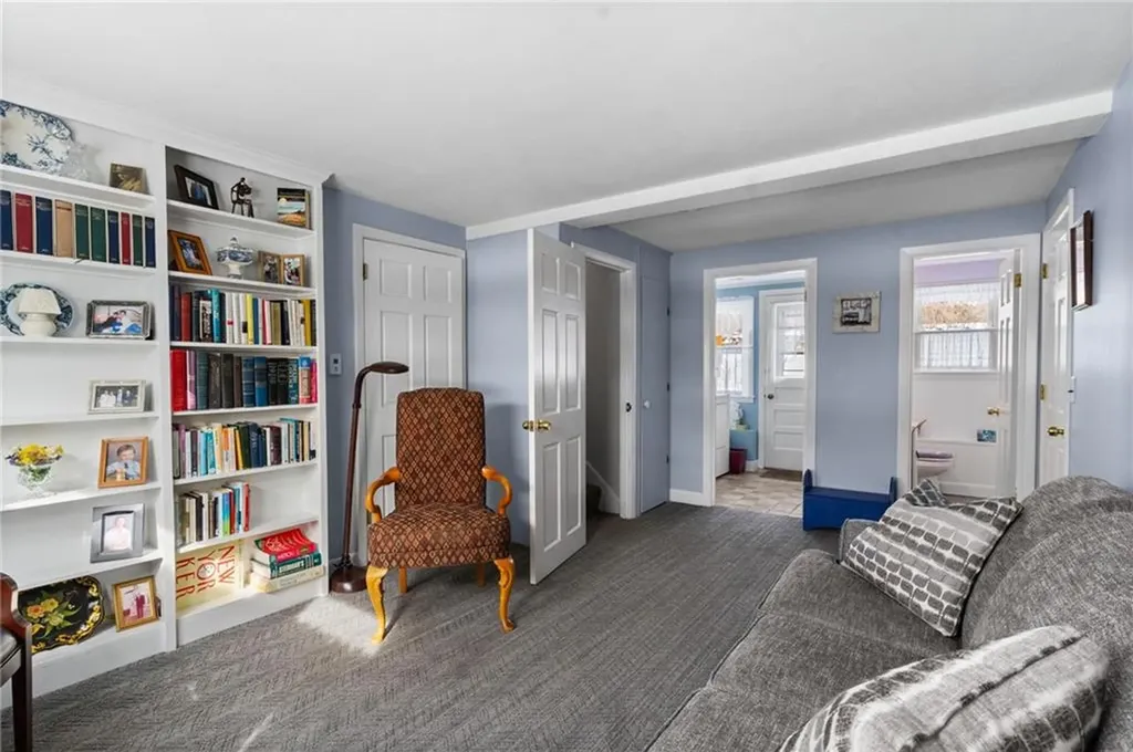 108 Howland Avenue East Providence RI 02914