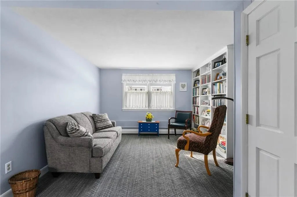 108 Howland Avenue East Providence RI 02914