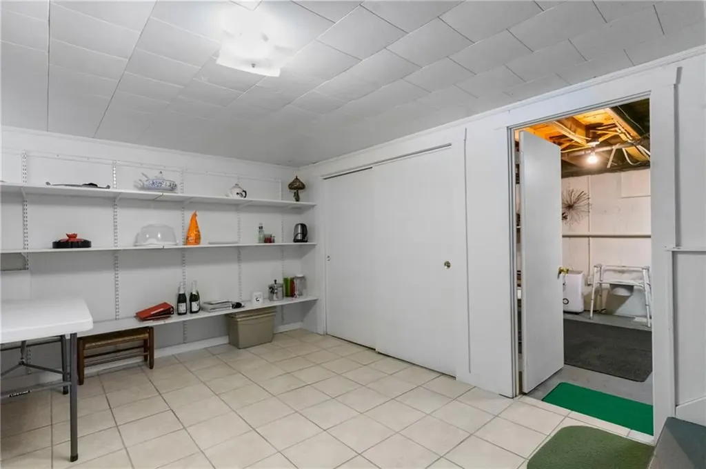 108 Howland Avenue East Providence RI 02914