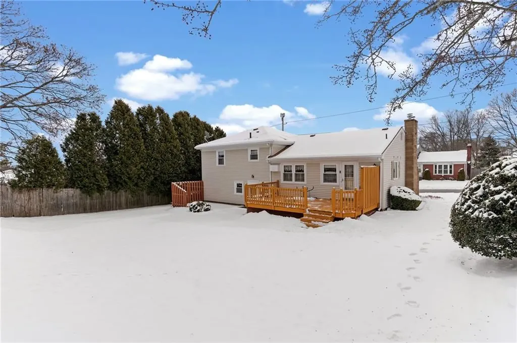 108 Howland Avenue East Providence RI 02914