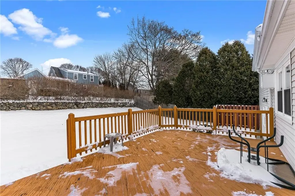 108 Howland Avenue East Providence RI 02914