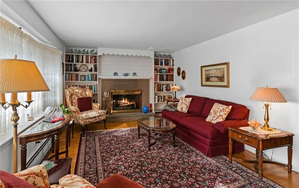 108 Howland Avenue East Providence RI 02914