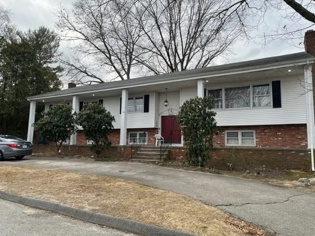 85 West View Avenue Cranston RI 02920