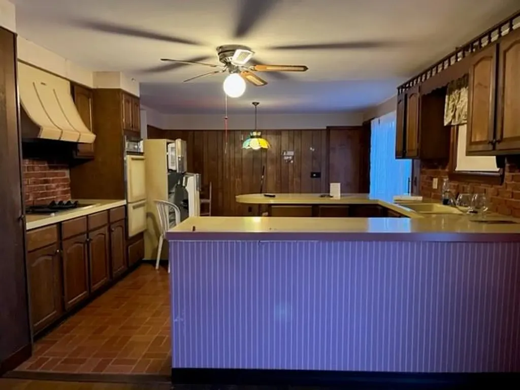 85 West View Avenue Cranston RI 02920