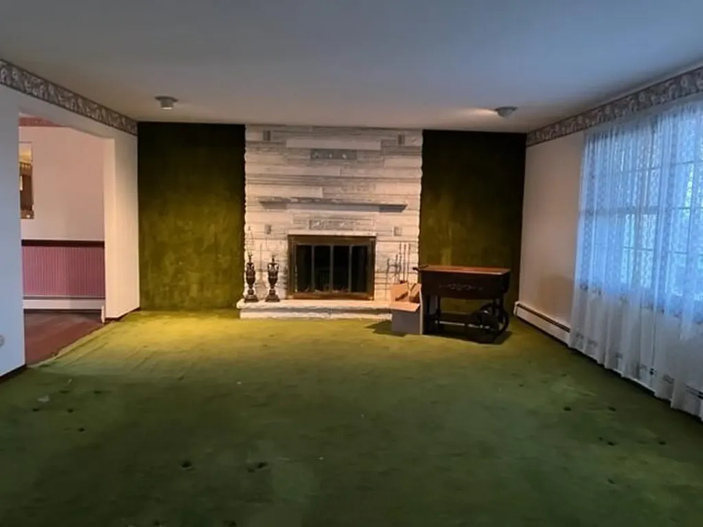 85 West View Avenue Cranston RI 02920