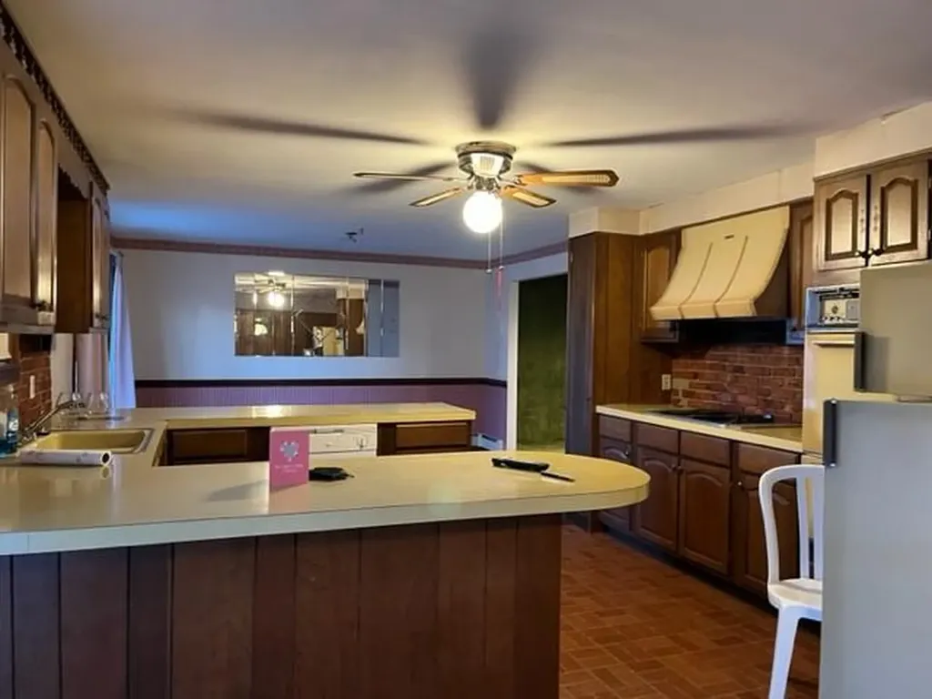 85 West View Avenue Cranston RI 02920