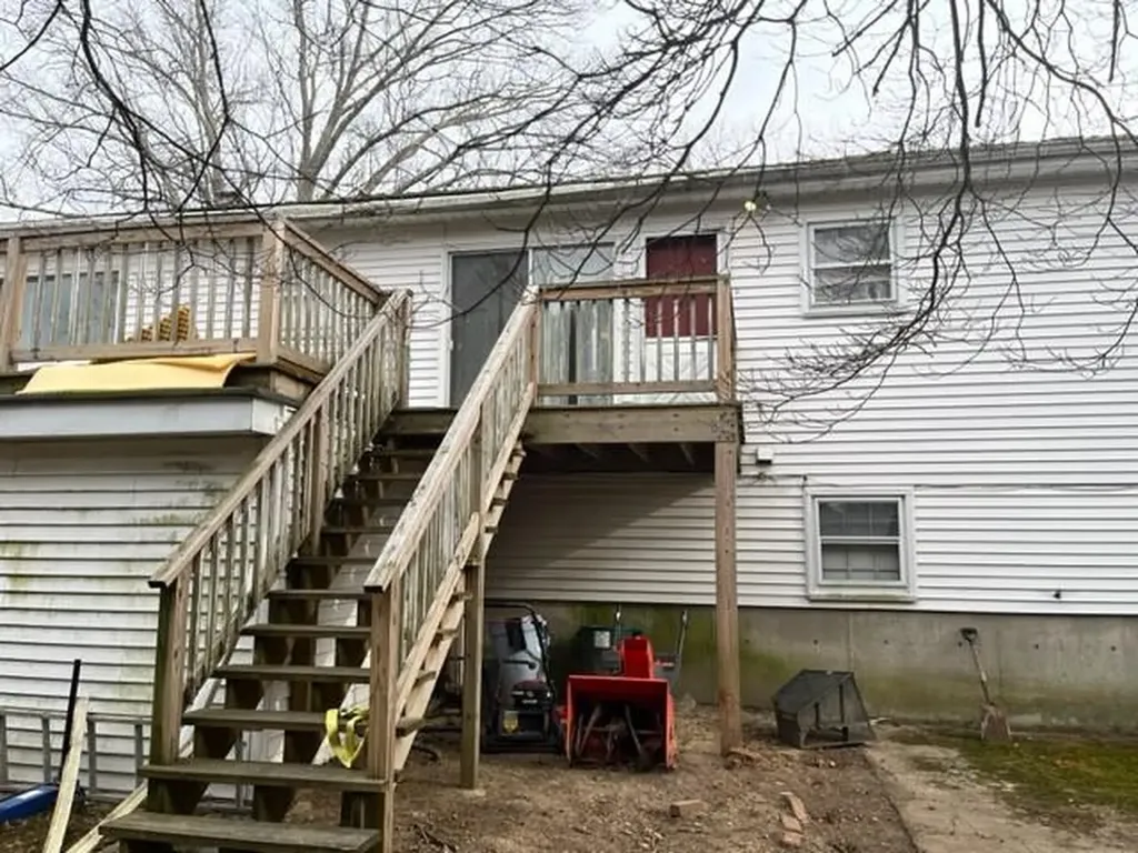 85 West View Avenue Cranston RI 02920