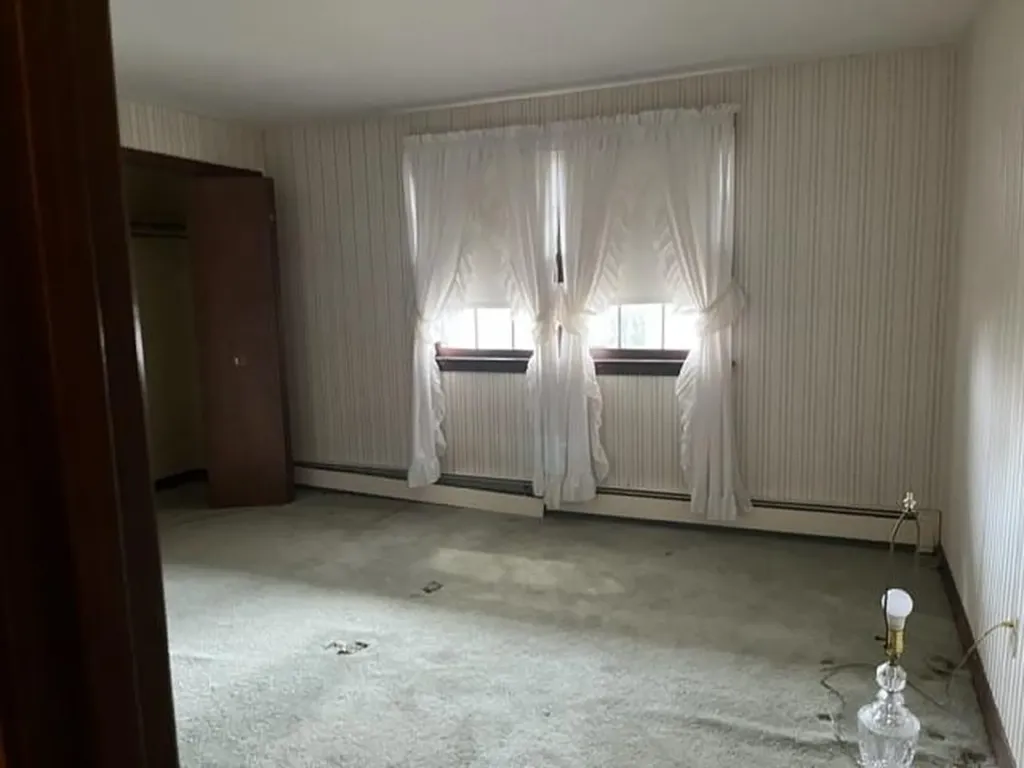 85 West View Avenue Cranston RI 02920