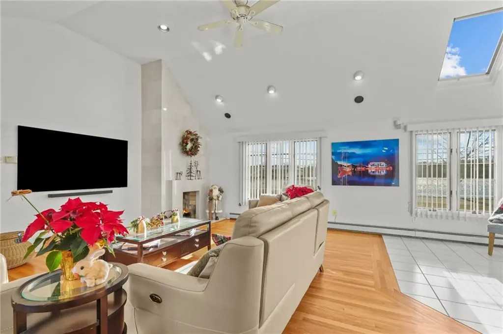 159 New Meadow Road Barrington RI 02806