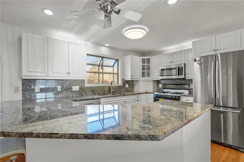 159 New Meadow Road Barrington RI 02806