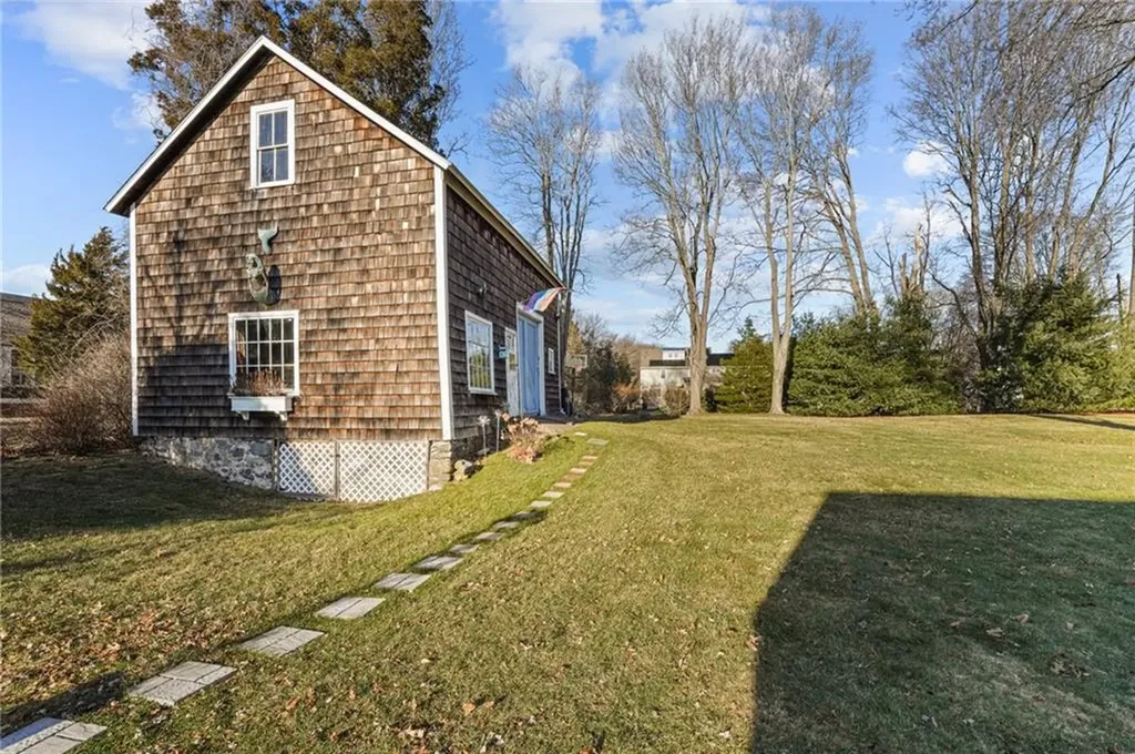159 New Meadow Road Barrington RI 02806