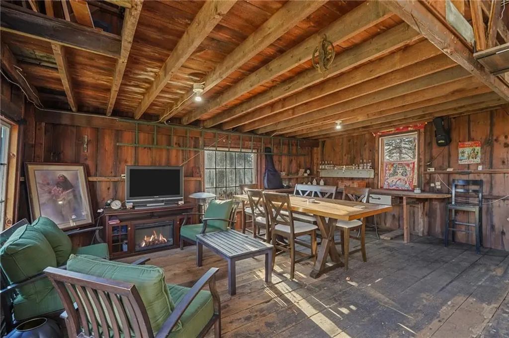 159 New Meadow Road Barrington RI 02806