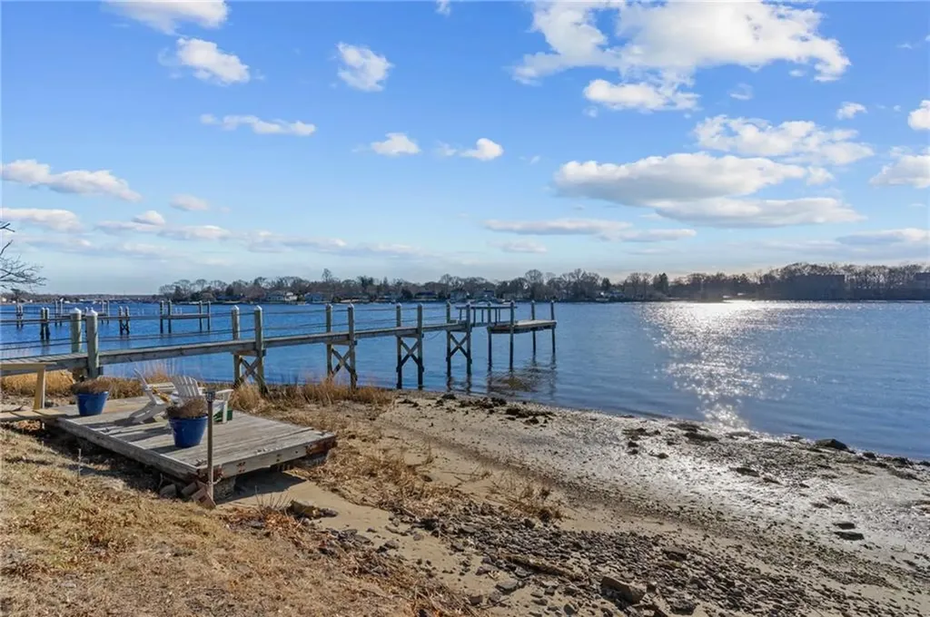 159 New Meadow Road Barrington RI 02806