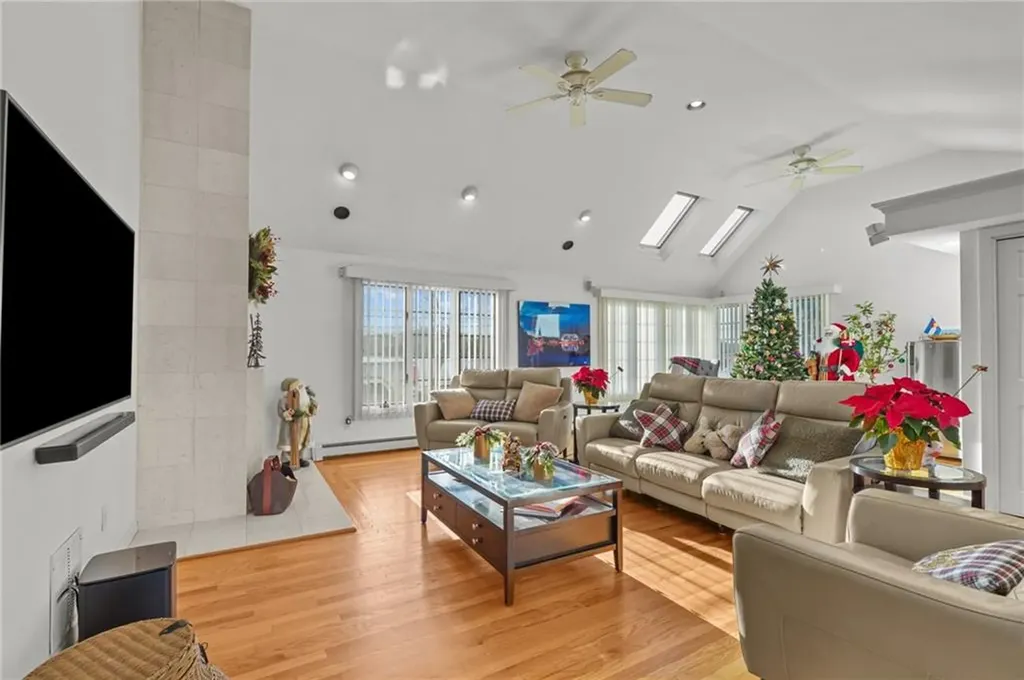 159 New Meadow Road Barrington RI 02806