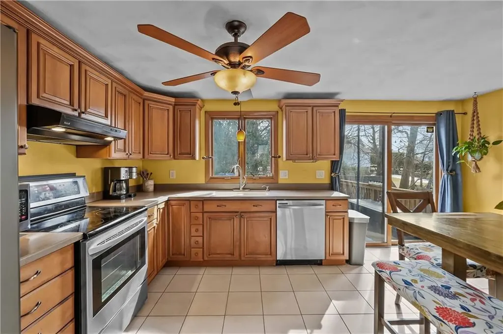 10 Patricia Drive North Providence RI 02904