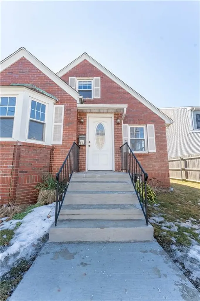 21 John Street Cumberland RI 02864