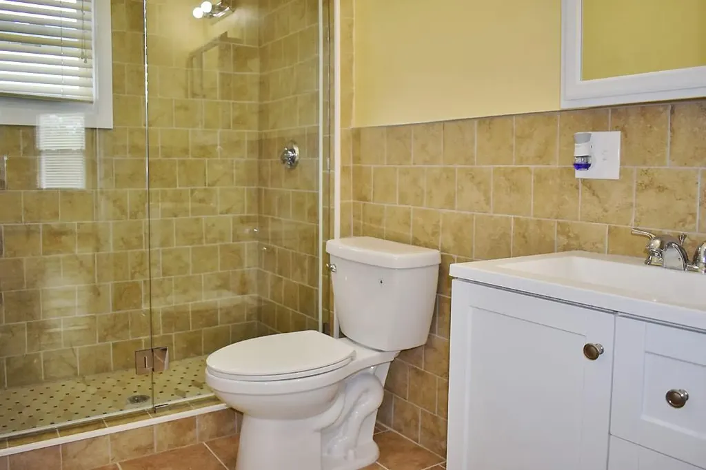 504 506 Oaklawn Avenue Cranston RI 02920