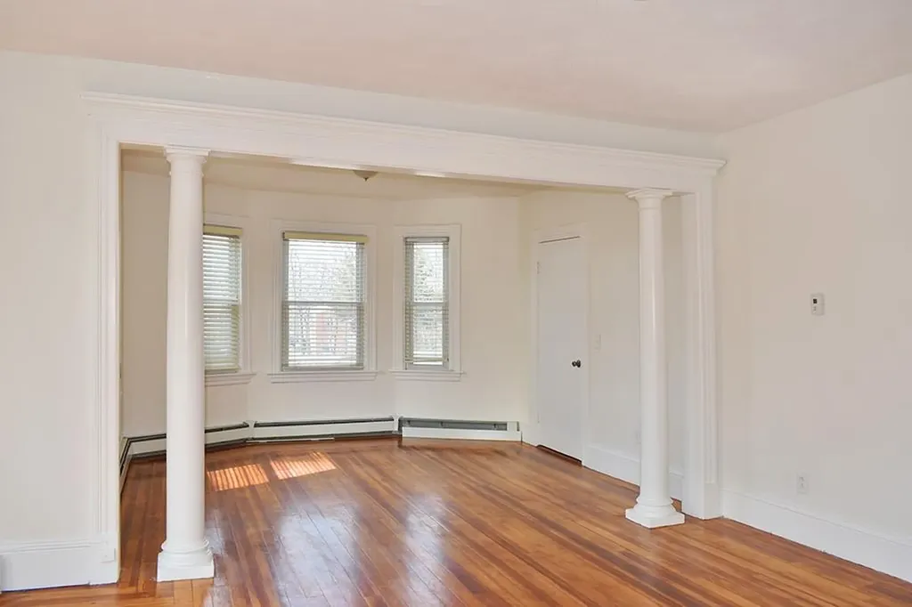 504 506 Oaklawn Avenue Cranston RI 02920
