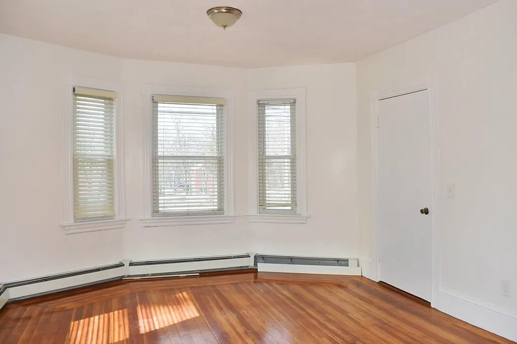 504 506 Oaklawn Avenue Cranston RI 02920