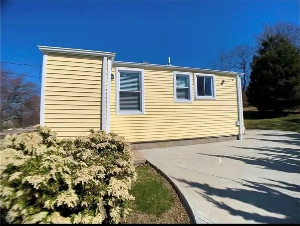 232 Sprague Street Portsmouth RI 02871