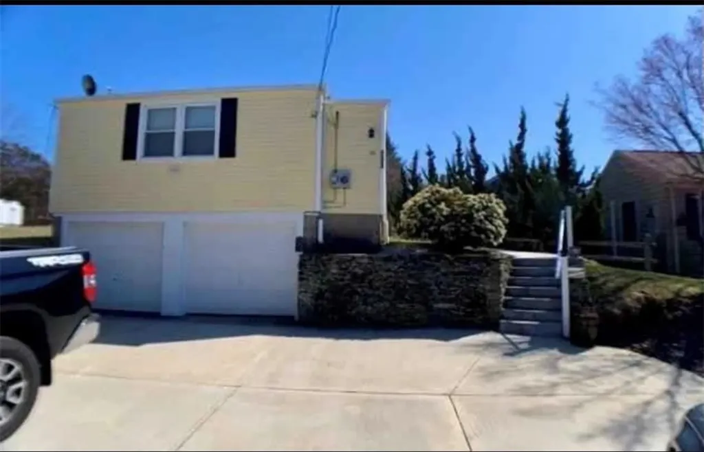 232 Sprague Street Portsmouth RI 02871