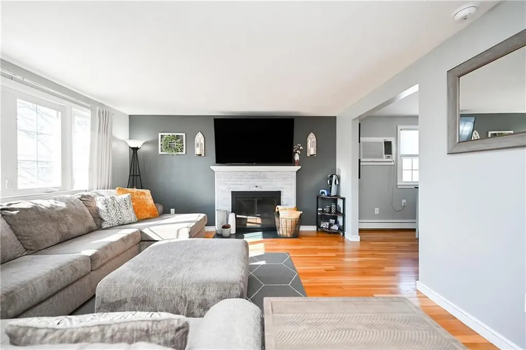 89 Ridge Street Woonsocket RI 02895