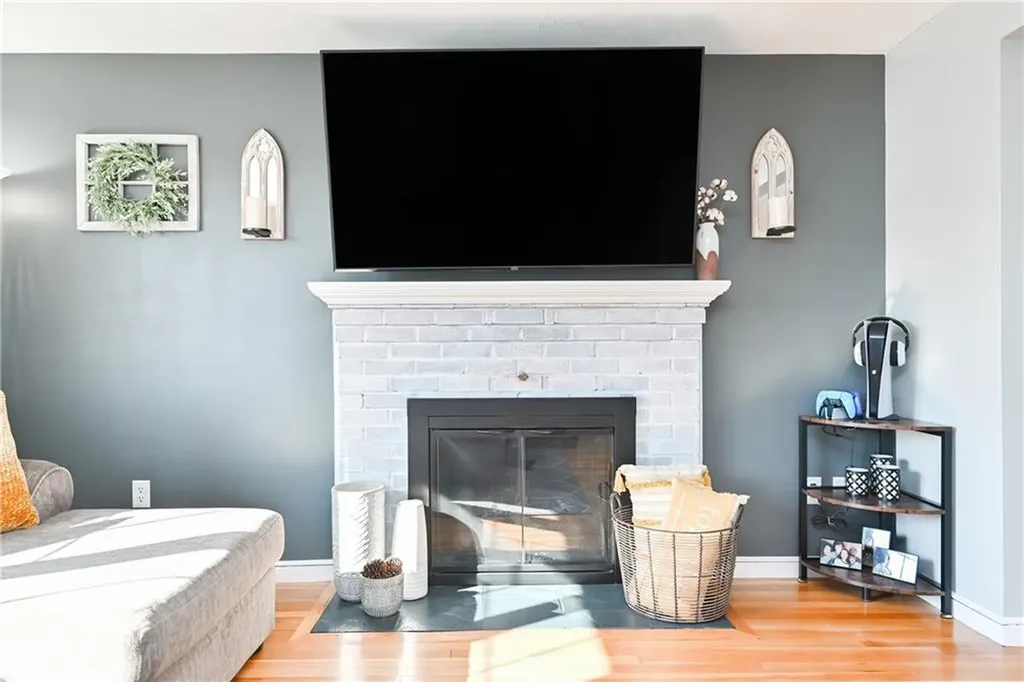 89 Ridge Street Woonsocket RI 02895