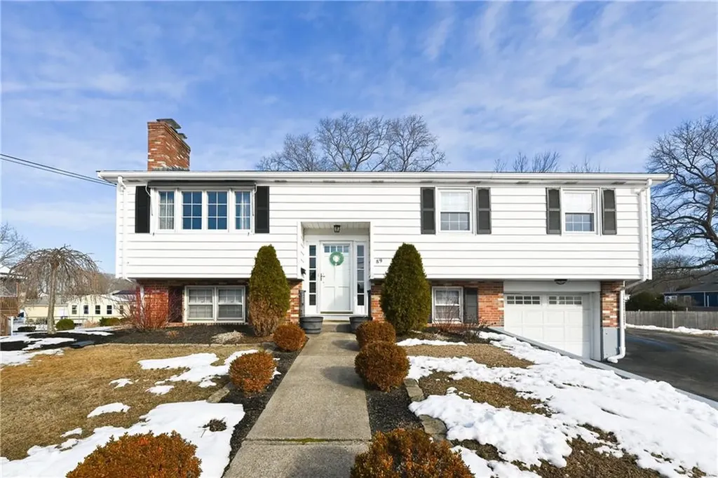 89 Ridge Street Woonsocket RI 02895