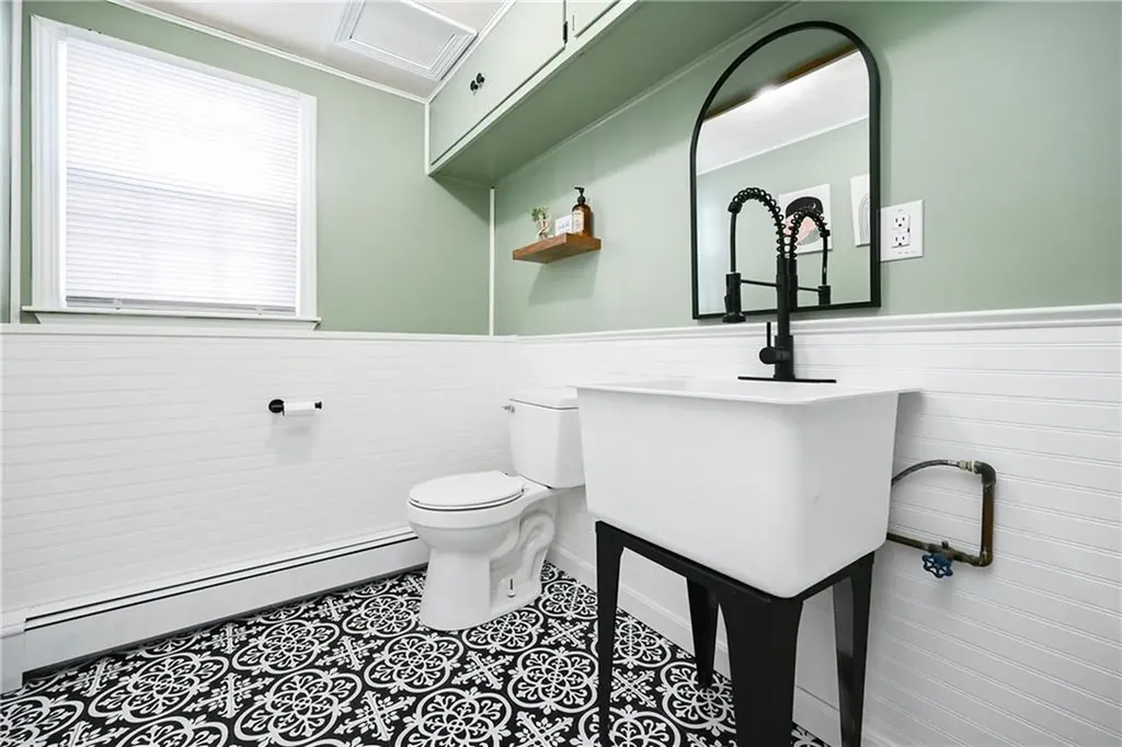 89 Ridge Street Woonsocket RI 02895