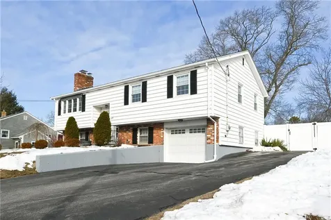 89 Ridge Street Woonsocket RI 02895