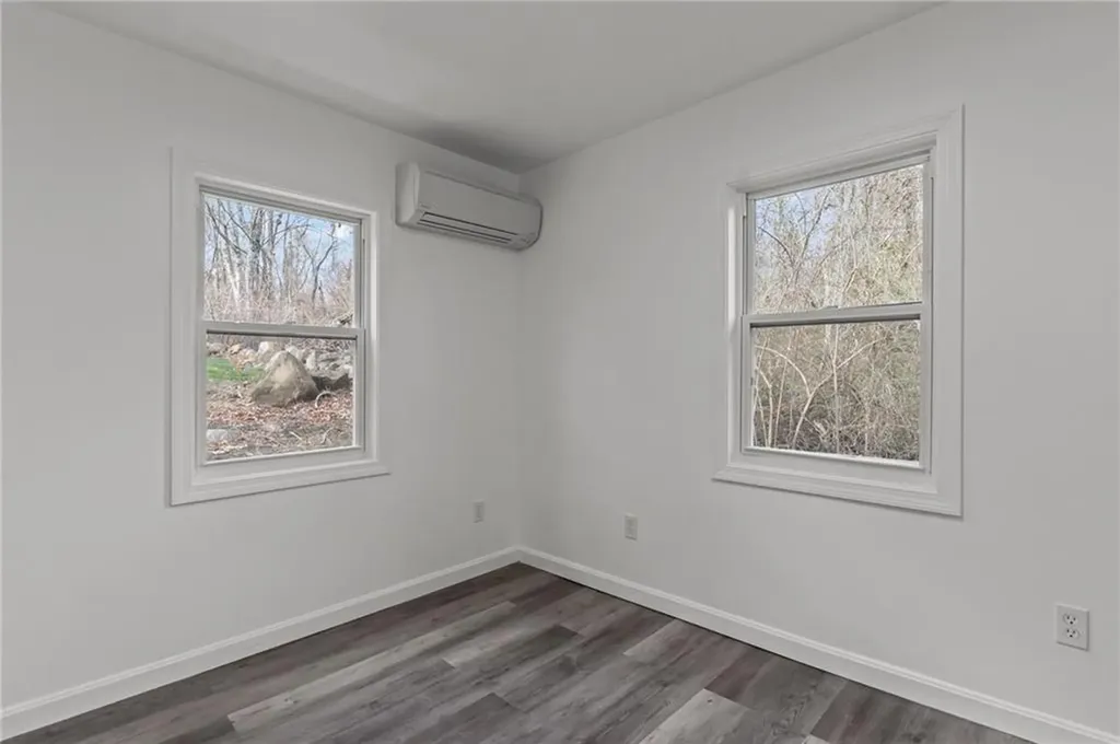 1703 Crandall Road Tiverton RI 02878