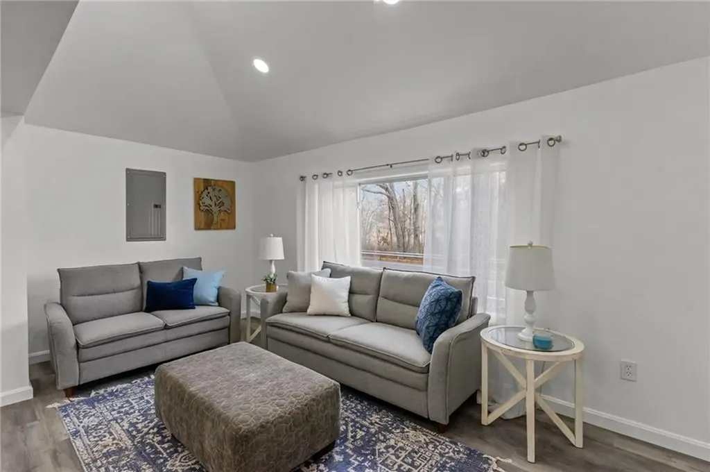 1703 Crandall Road Tiverton RI 02878