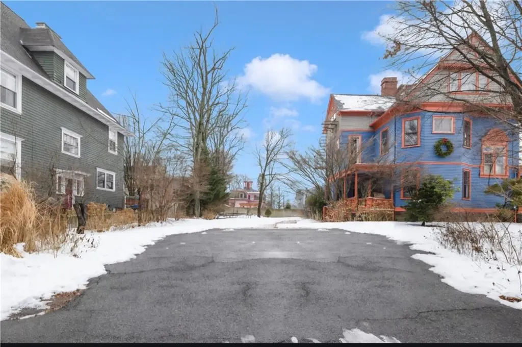 41 Larch Street Providence RI 02906
