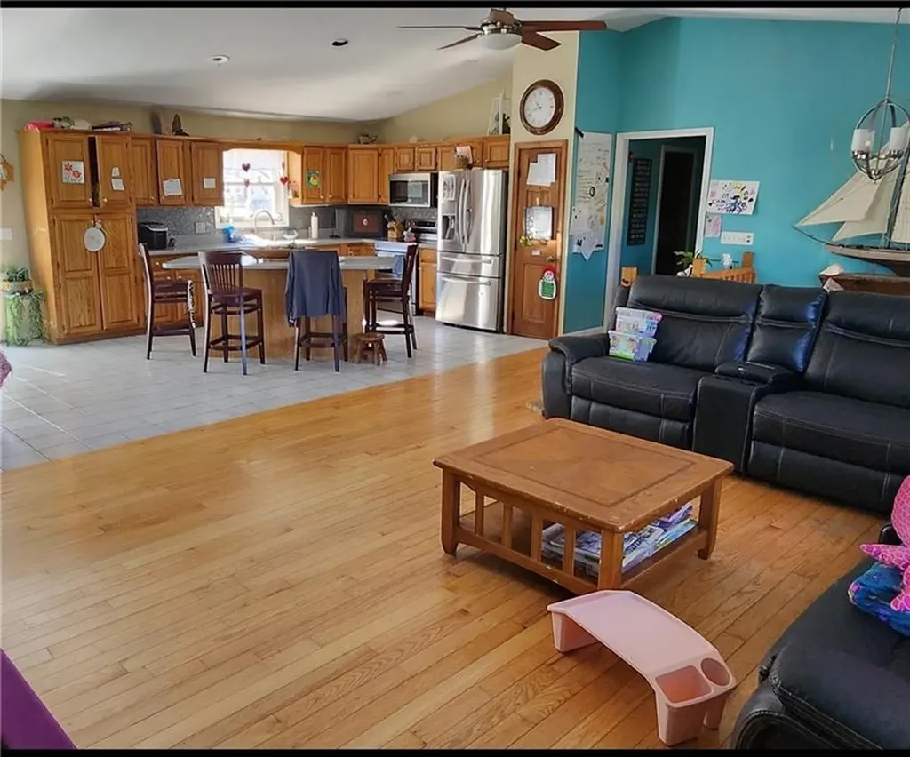423 Metacom Avenue Bristol RI 02809