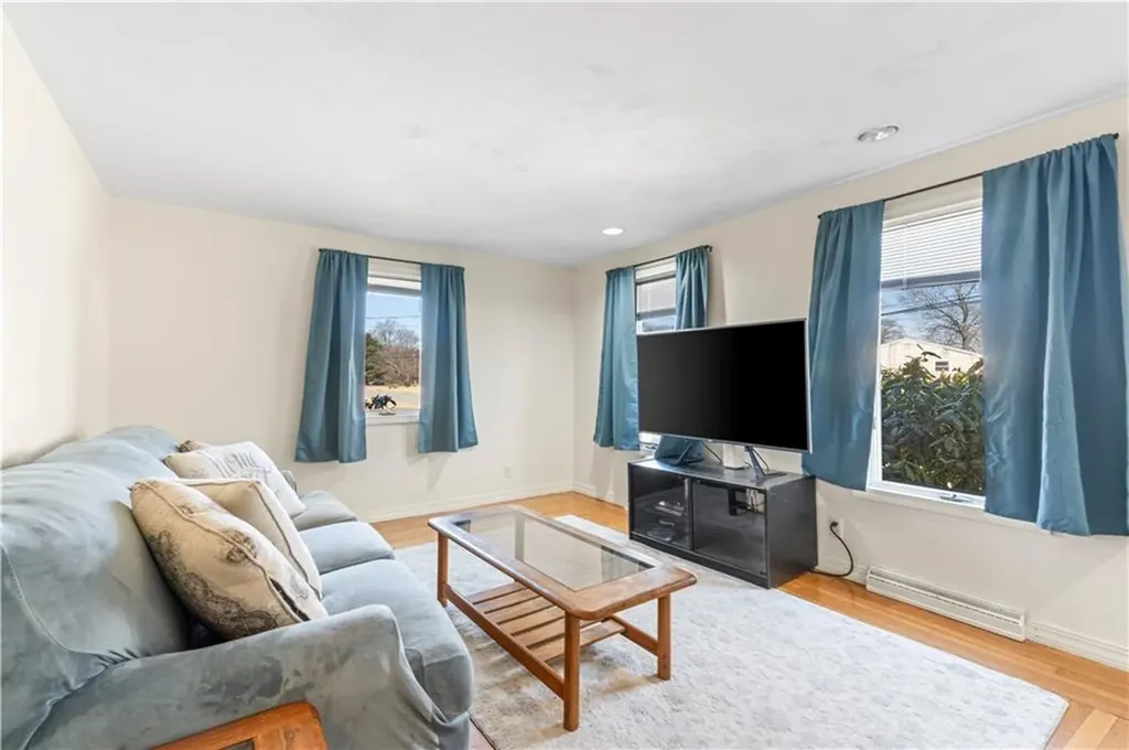 69 Julian Road Warwick RI 02889