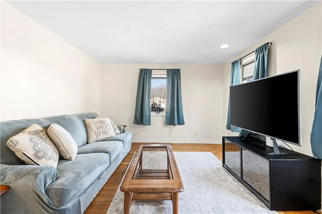 69 Julian Road Warwick RI 02889