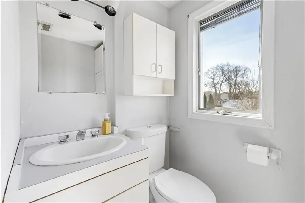 69 Julian Road Warwick RI 02889