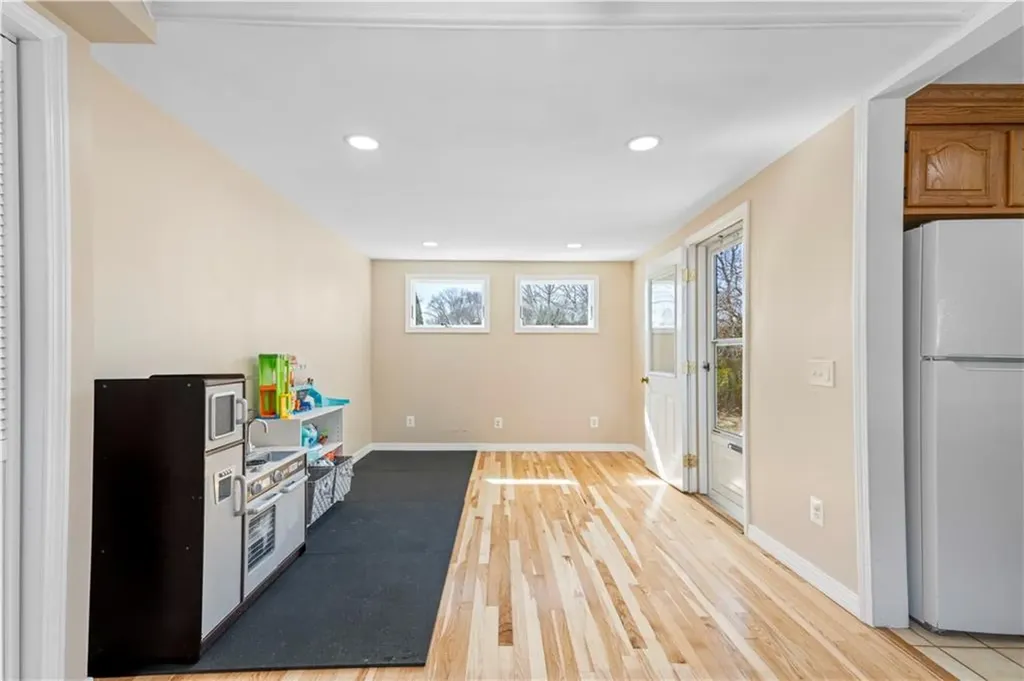 69 Julian Road Warwick RI 02889