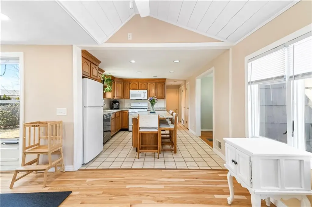 69 Julian Road Warwick RI 02889