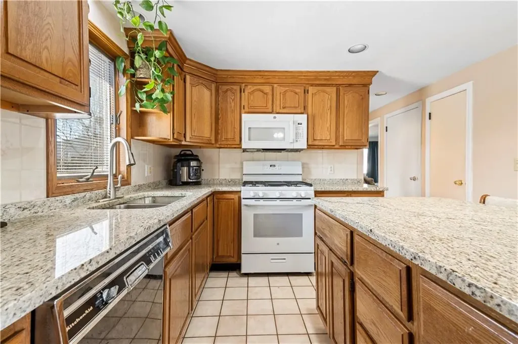 69 Julian Road Warwick RI 02889