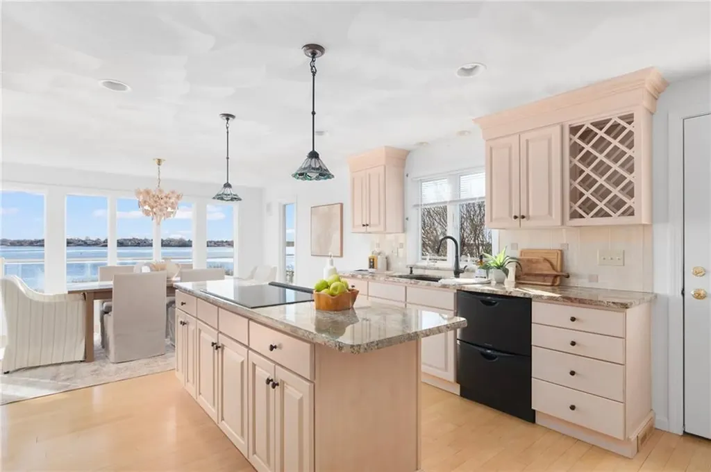 182 South Jerry Cove Road South Kingstown RI 02879