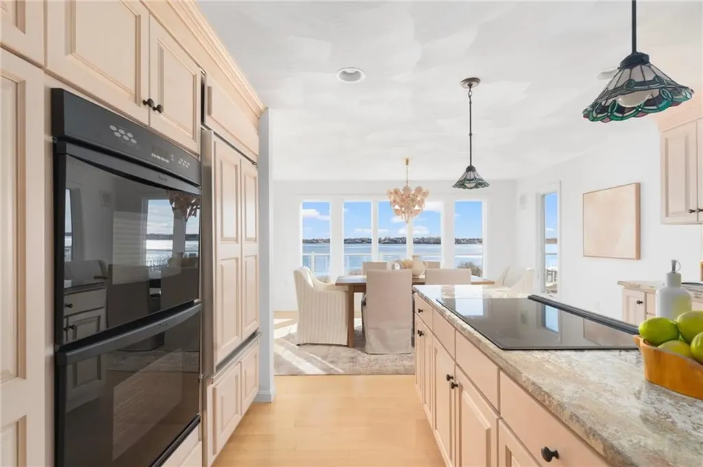 182 South Jerry Cove Road South Kingstown RI 02879