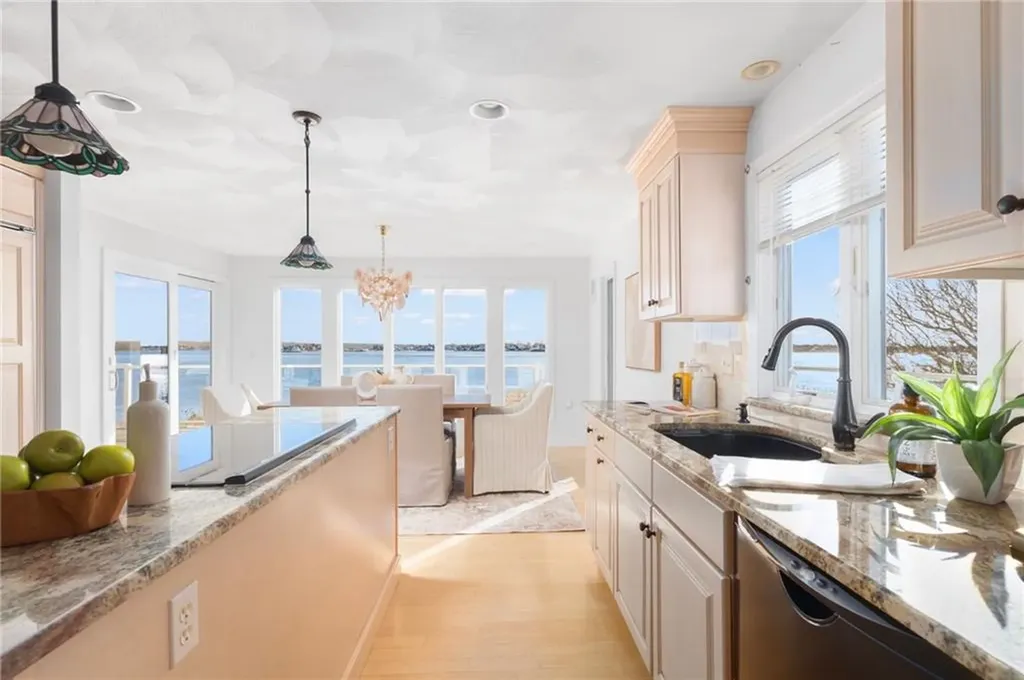 182 South Jerry Cove Road South Kingstown RI 02879