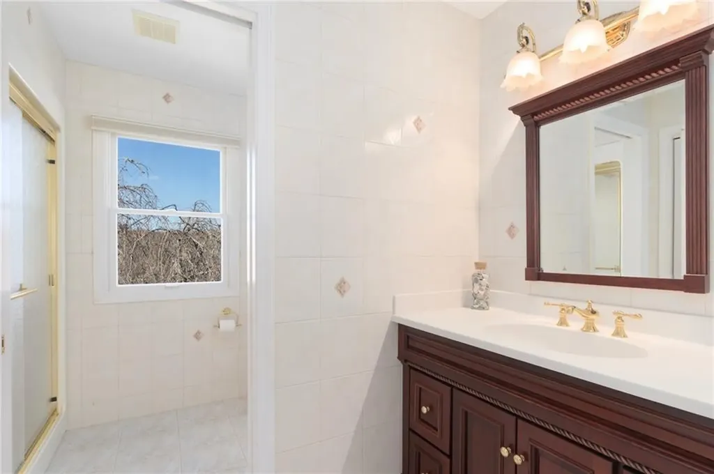 182 South Jerry Cove Road South Kingstown RI 02879